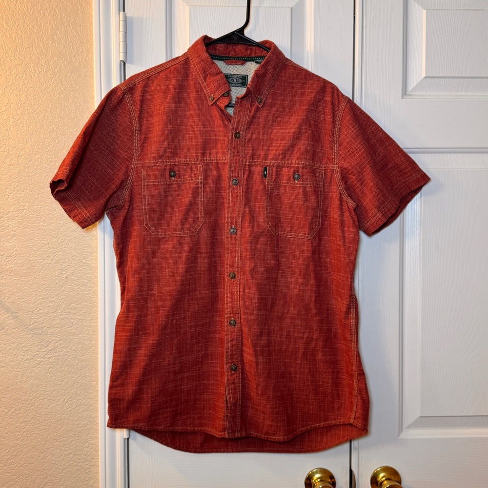G.H. Bass & Co Red‎ Dressy Button up Collared Shirt, men’s size Large.